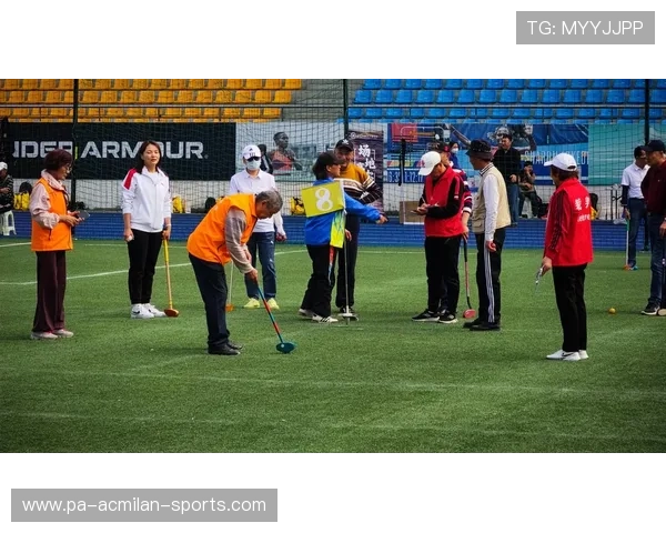 _趣味高尔夫：城市中的绿色慢节奏运动_，高尔夫慢动作图片